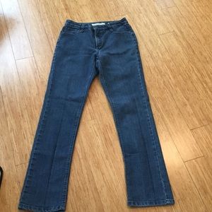 Size 6 Jones NY Sutton Straight Jeans